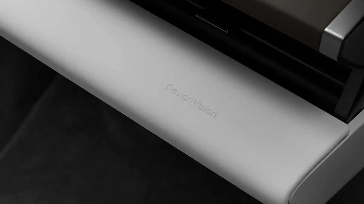 Светлая накладка в салоне с гравировкой Design Vision