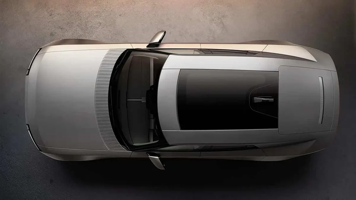 Jaguar Type 01 сверху: панорамная крыша и ребристая вставка у основания лобового стекла