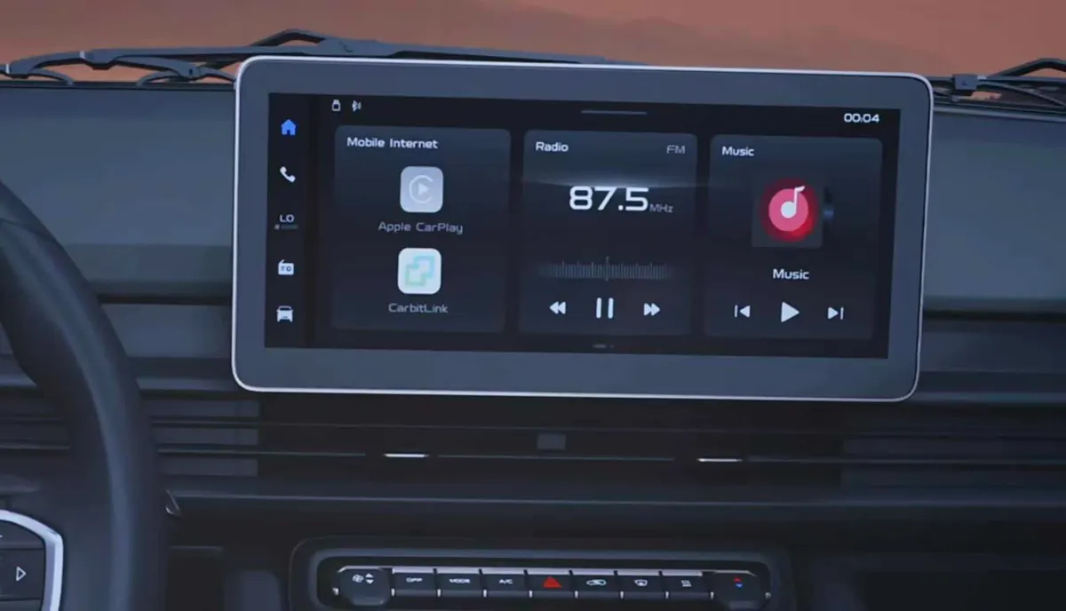 Мультимедиаэкран с Apple CarPlay, FM-радио на 87,5 МГц и музыкальным плеером над кнопками климата