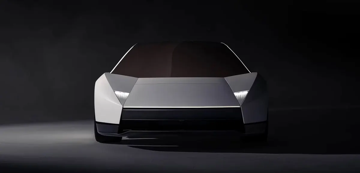 Roadster спереди в студии: узкие фары, светящаяся полоса, угловатые крылья, тёмная крыша