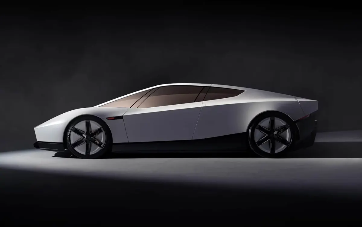 Roadster сбоку в студии: низкий клиновидный силуэт, тонированные стёкла, шестиспицевые колёса